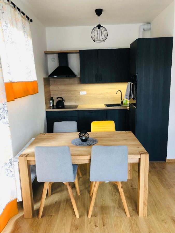 Apartman Kasperky Касперске Хори Екстериор снимка